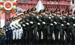 الجيش الصيني يحذر جنوده من "المواعدة والقمار"